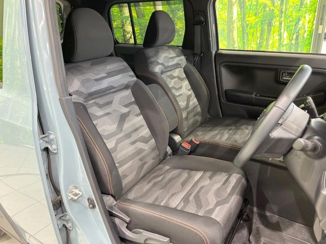 【シートヒーター】寒い日に重宝するシートヒーター！エアコンより早く温まってくれるので寒がりの人も安心ですね♪エアコンの温風は乾燥するから苦手、という方にもをおすすめです。