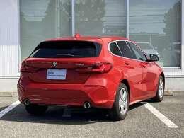 Emergency Service 365日24時間体制で、万一の故障などのトラブルに対応。応急処置のアドバイスのみならず、保証期間中は出張修理やレッカーなどの手配、さらにはお客様の代替交通手段やホテルの確保を行います。