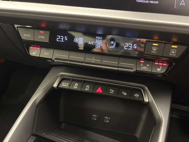 認定中古車保証が1年付いております。延長も可能です。詳しくは弊社Audiりんくう店へお問合せ下さい。※フリーダイヤル：0078-6002-591041