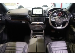レーダーセーフティ　ブラックナッパレザー　パノラマサンルーフ　8インチワイドナビ　Carplay　harman/kardon　360カメラ　ベンチレーター　シートヒーター　専用AMGエアロ　2年保証