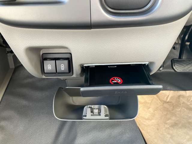 USBソケット、収納スペース