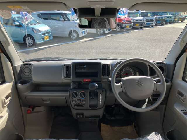 未使用車ですのでキレイな内装です