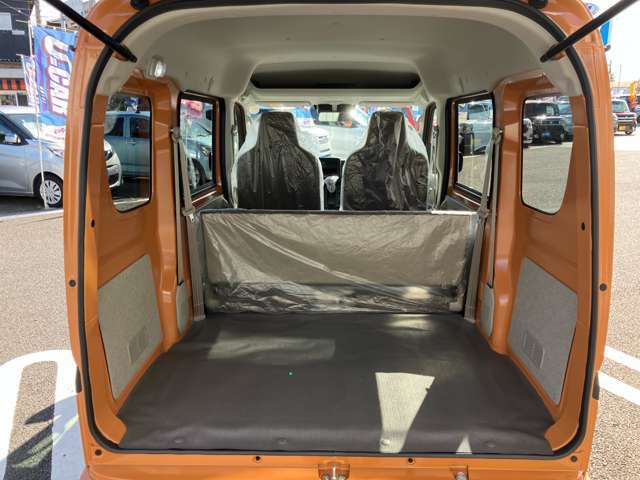 荷室もキレイな状態です！