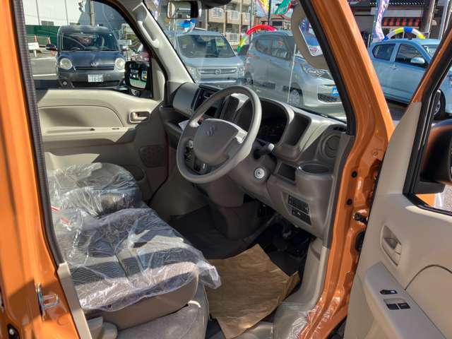 届出済未使用車ですので、綺麗な内装となっております！