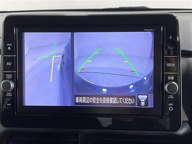 【サイドモニター】側方のカメラの映像がモニターに映し出すことができます！サイドの見えない死角や、障害物との距離感をしっかり確認することができます！駐車が苦手な方におすすめです。