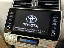 【メーカー純正ナビ】インテリアに溶け込むスタイリッシュな「専用設計」メーカーナビを装備♪視認性や操作性など基本性能にも優れ、より上質なカーライフをお楽しみいただけます。