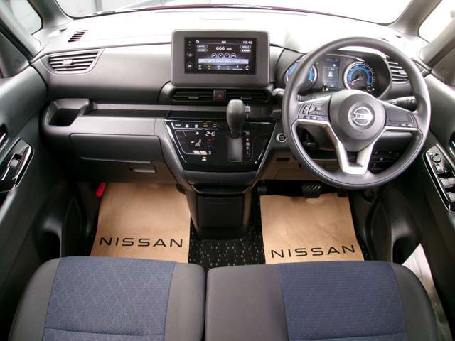 背が高くてガラスエリアが広いから、前方の信号もよく見える。視点が高いので前方視界がとっても広々としています。