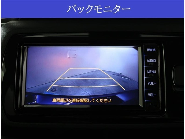 【カメラ】バックカメラが付いていますので車庫入れ時の後方確認も安心です。