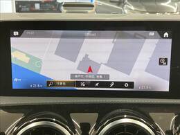 【純正ナビ】一体感のあるナビは、高級感ある車内を演出してくれます。Bluetooth再生などオーディオ機能も充実しておりますので、運転もより楽しめます♪