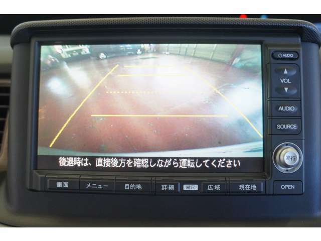 バックカメラを装備しているので、駐車場でも安心です☆