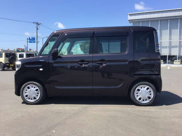 個性豊かなスタッフがお客様の車選びをしっかりとアドバイスいたします。是非一度鶴田自動車へご来店お待ちしております。当社は中古自動車販売士が在籍しています。