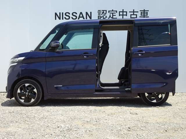 安全・便利な片側オートスライドドア装備！！　ご家族でのご移動におすすめの1台です。