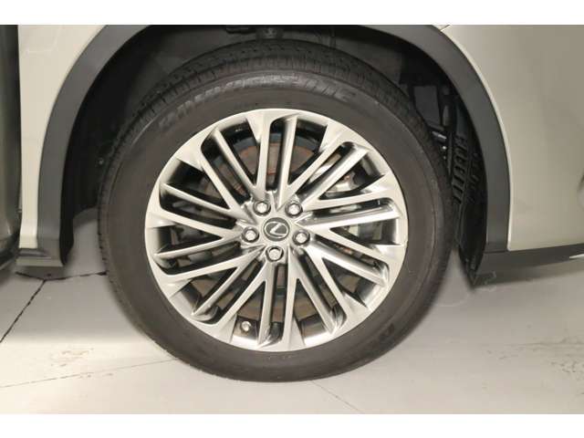 カーライフがより充実し快適になるように、お客様のライフスタイルに合うレクサス車のご提案をさせていただきます。