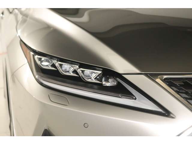 充実の保証とサービスで 安心と感動のレクサスライフを 私たちとともにお過ごしください。