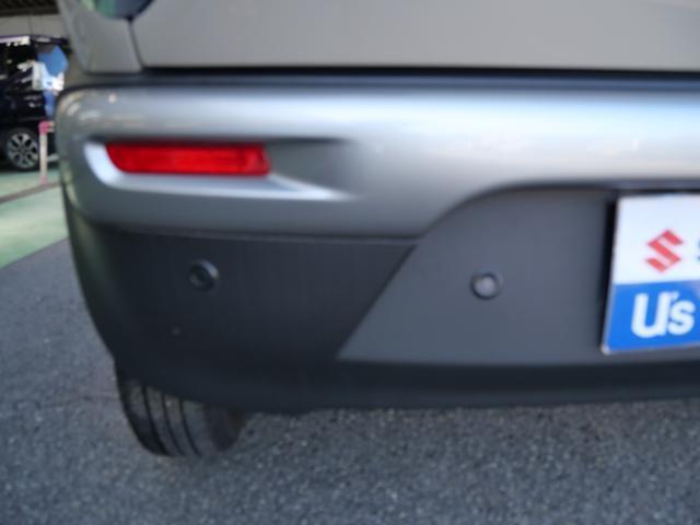 後ろには4つの超音波センサーで障害物などが迫ると音でお知らせしてくれます！狭いところでのバックも安心です！狭いところでのバックも安心です！