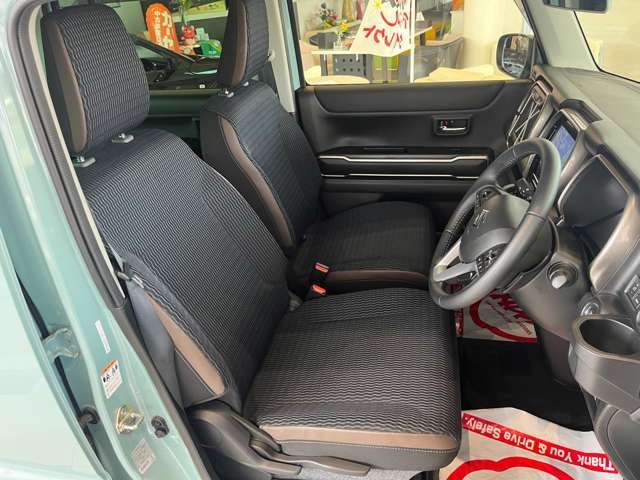運転者にとっては日々使用することとなる運転席です。運転席が快適だと運転に集中することができますね。