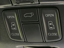 【両側パワースライドドア】スマートキーや運転席のスイッチで後席両側スライドドアの開閉が可能♪電動だから力を入れてドアを開ける必要が無く、小さなお子様でも簡単に開け閉めでき快適です♪