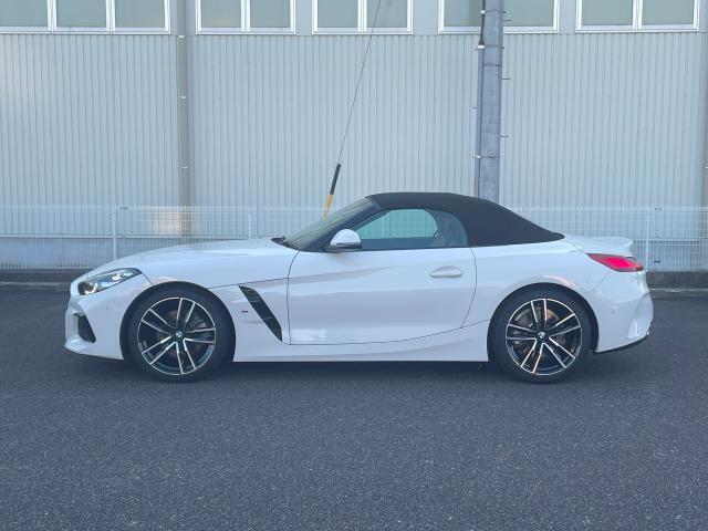 ホイールベースを長くし、直進安定性を確保するとともに、ショートオーバーハングで取り回しのしやすい設計となっております