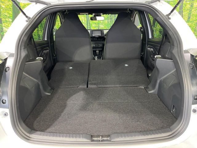 普段のお買い物や通勤、送迎等に十分な荷室スペースを確保しております。セカンドシートを倒すと、大きな荷物の積載も可能です♪