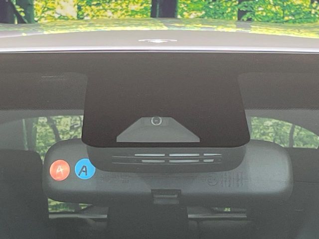【トヨタセーフティセンス】走行中に前方の車両等を認識し、衝突しそうな時は警報とブレーキで衝突回避と被害軽減をアシスト。より安全にドライブをお楽しみいただけます。