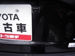 バックカメラが付いているので後方確認が非常にしやすいです。今や運転初心者も熟練者も必須装備！ついていて損はないですね♪