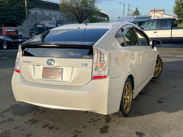 カーフィルム施工・鈑金塗装・整備・カスタム・ボディーコーティング・改造車の車検等々全て自社にて行えますので何でもお気軽にご相談下さい。