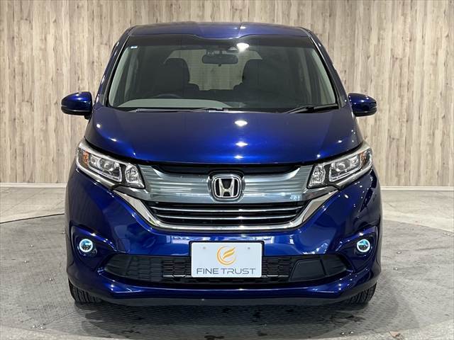当社自慢のお車です。機関・装備点検・走行テスト済みです♪横にこの車のセールスポイントを、写真と説明でアピールしてあります♪まずはご覧になってください。