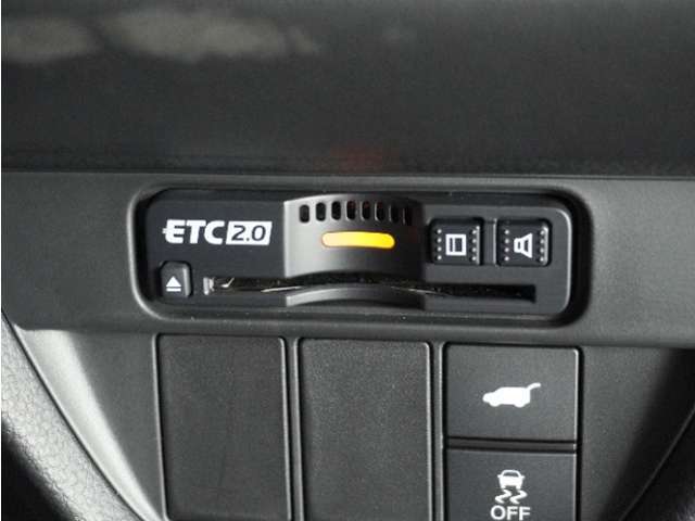 今や必需品の◆ETC2.0車載器　装備車◆　有料道路を利用する際にスムースに通過でき、わずらわしい料金支払いから開放されます！