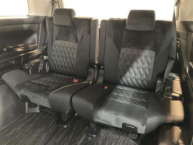 トヨタでしか加入できない自動車保険。クレジット一体型保険はご存知ですか？任意保険がとてもお得に入れるんです！