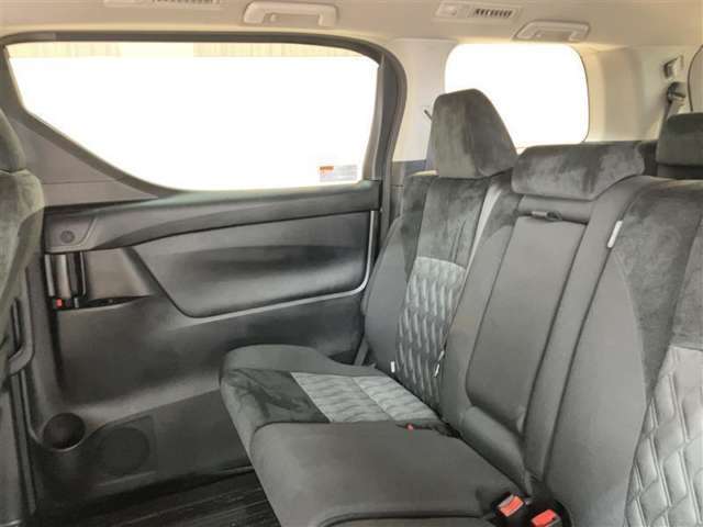 TOYOTAロングラン保証（1年間走行距離無制限付）＊別途有料で延長保証（プラス1年・2年）もお選びいただけます。