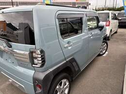 「ケイカフェでは、コロナウイルス対策として納車時に除菌施工を行っています！手が多く触れる内装を除菌することでおクルマの引渡しも安心です♪詳しくはケイカフェまでお問い合わせください！」