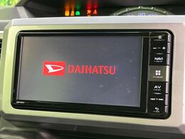 【純正ナビ】人気の純正ナビを装備。オーディオ機能も充実しており、Bluetooth接続すればお持ちのスマホやMP3プレイヤーの音楽を再生可能！毎日の運転がさらに楽しくなります！！