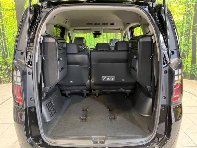 普段のお買い物や通勤、送迎等に十分な荷室スペースを確保しております。セカンドシートを倒すと、大きな荷物の積載も可能です♪
