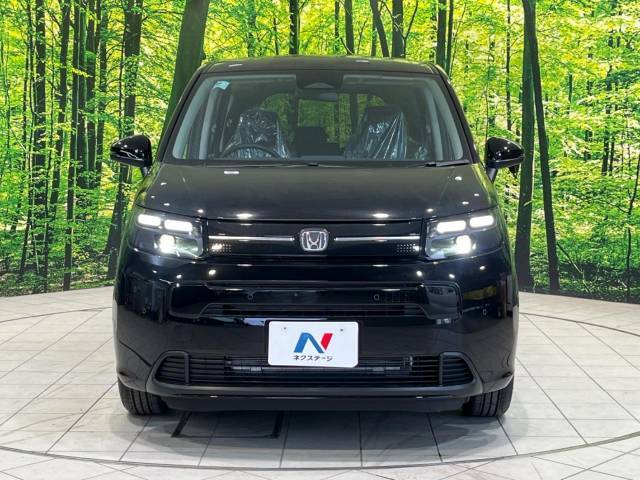 弊社では、全車『修復歴なし』のお車のみ取り扱っております。専任バイヤーによる厳選した仕入れの後、入庫後の車両チェックを行い、ネクステージが認定した高品質な中古車をご提供しております。