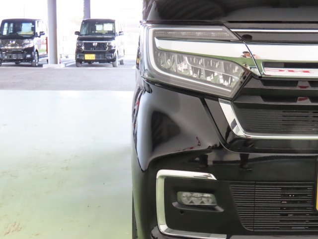 LEDヘッドライトで夜間や雨天時のドライブを明るくサポート！省電力、耐久性にも優れています。