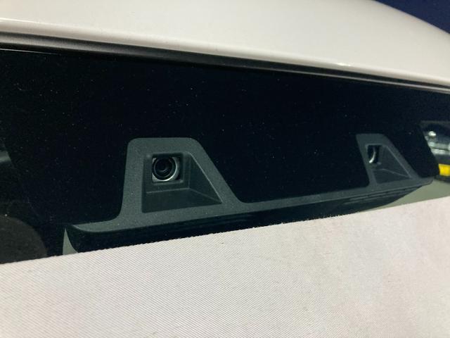 【衝突被害軽減ブレーキ】前方の車両や歩行者を検知し、ブザー音や表示によって警告！衝突の可能性が高まるとブレーキ踏力をアシストしてくれますが、あくまでもサポートですので運転手の判断・操作が大事です☆