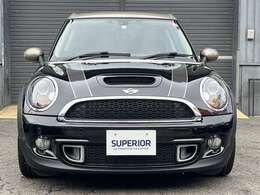 ボンドストリート専用ボンネットステッカーも新品貼り替え済みです。