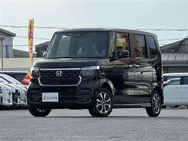 ■□■□■ 軽自動車も普通車も在庫数は 約6000台！！  グループ年間販売台数は20000台！！ 大量販売・大量仕入で1台あたりのコストを削減しています！！  ■□■□■