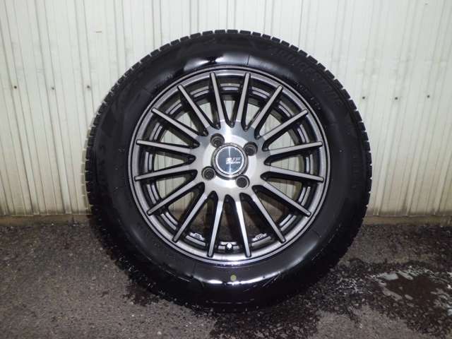 これからの季節に必要な社外アルミホイール＆ブリヂストンブリザック　スタッドレスタイヤ4本付（溝は少なめですのでオマケと思ってください）