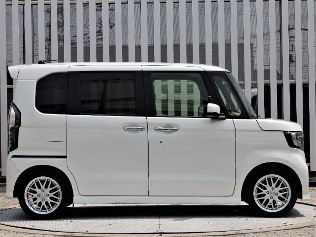 当店の中古車販売は、安心してご購入していただくために、ご契約、ご納車を含め、当店にご来店いただけるお客様にお願いしております。