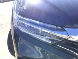 【LEDヘッドライト】ディスチャージヘッドライト（HID）と同等の明るさで、夜道や雨天走行が明るく視界良好！！　フォグライトも装備で、安心感さらにUPです♪安心ドライブを楽しんで下さい♪