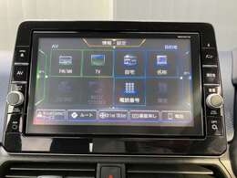 ナビはもちろんCD・DVDを楽しむことができます。またスマートフォンとナビをBluetoothでつなぐことで音楽を聴くことも出来ます！