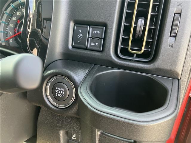 納車前に内外装のクリーニングをいたします。各種コーティング（別途有料）もご用意しておりますので、是非ご相談ください。