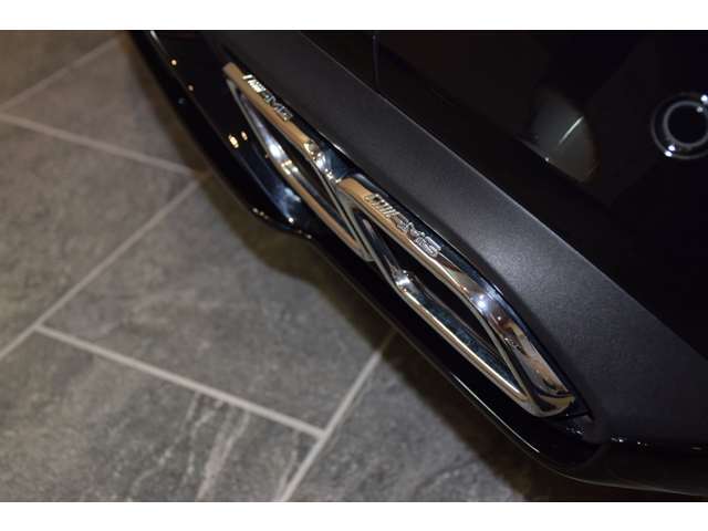 AMG4本出しマフラー