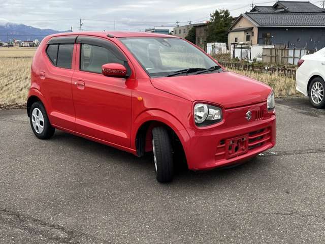 室内展示場を完備しておりますので、天候の悪い日でもゆっくりと車両をご覧下さい。