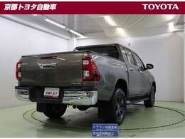 積む荷物の大きさ・形などの自由度が高いデッキ。オフロード感が際立つリヤスタイルです。最大積載量500Kgは魅力ですね。