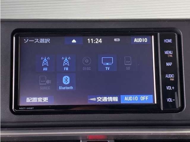 Bluetooth対応、CD/DVD再生機能付き。お好きな音楽を聴きながらのドライブは楽しいですよね～♪