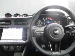 フェアレディZの運転席廻りになります。