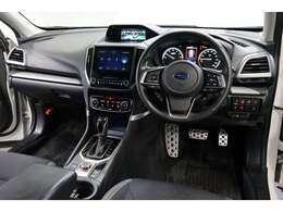 SK系スバルのフォレスター、前期モデルが入荷！レギュラーで走行するHV車です車両重量1640kg・WLTCモード燃費は14.0km/L・水平対向4気筒エンジン・145馬力のお車です（※カタログ参照）。