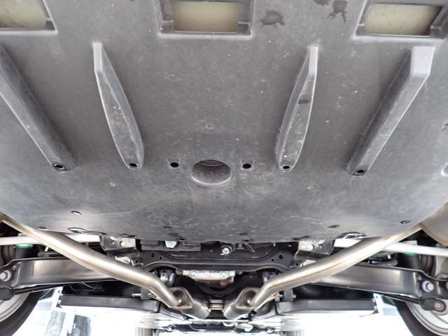 下回りもきれいな本州仕入の車両を揃えております♪　防錆オプションもご用意しておりますので、きれいなうちに施工はいかがですか？
